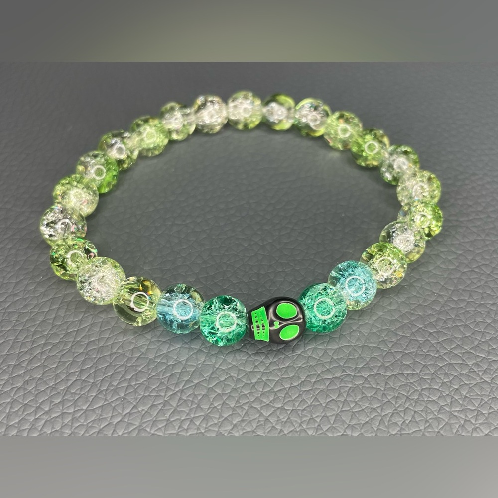 Green Crackle Glass Beaded Bracelet with Skull Accent